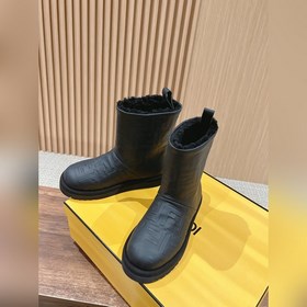 Новые зимние и осенние шерстяные сапоги Fendi из кожи меха. Очень
