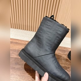 Новые зимние и осенние шерстяные сапоги Fendi из кожи меха. Очень