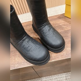 Новые зимние и осенние шерстяные сапоги Fendi из кожи меха. Очень