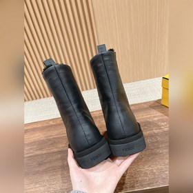 Новые зимние и осенние шерстяные сапоги Fendi из кожи меха. Очень