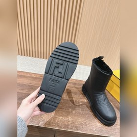 Новые зимние и осенние шерстяные сапоги Fendi из кожи меха. Очень