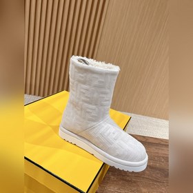 Новые зимние и осенние шерстяные сапоги Fendi из кожи меха. Очень