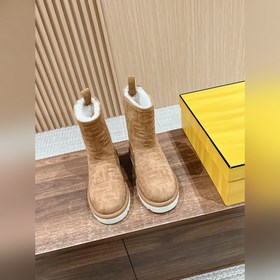 Новые зимние и осенние шерстяные сапоги Fendi из кожи меха. Очень