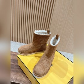 Новые зимние и осенние шерстяные сапоги Fendi из кожи меха. Очень
