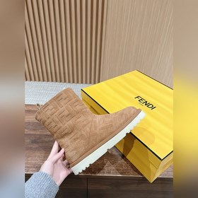 Новые зимние и осенние шерстяные сапоги Fendi из кожи меха. Очень