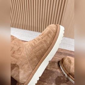 Новые зимние и осенние шерстяные сапоги Fendi из кожи меха. Очень