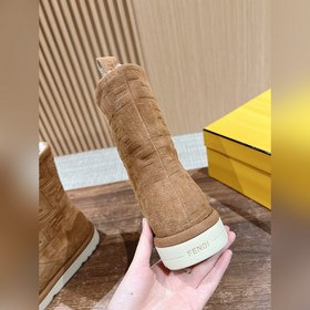 Новые зимние и осенние шерстяные сапоги Fendi из кожи меха. Очень