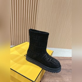 Новые зимние и осенние шерстяные сапоги Fendi из кожи меха. Очень