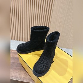 Новые зимние и осенние шерстяные сапоги Fendi из кожи меха. Очень
