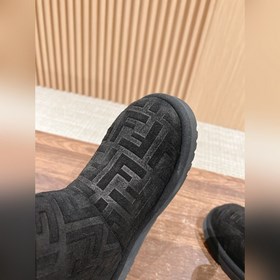Новые зимние и осенние шерстяные сапоги Fendi из кожи меха. Очень