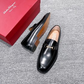 Элегантные мужские туфли Ferragamo. Эти туфли-лофекимеют изящную 