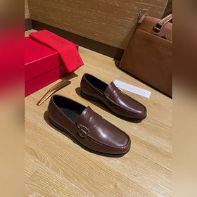 Элегантные мужские туфли Ferragamo. Эта модель туфель-лофек отлич