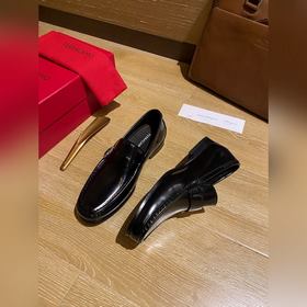 Элегантные мужские туфли Ferragamo. Эта модель туфель для мужчин 