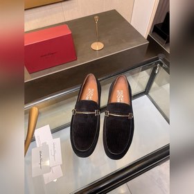 Элегантные мужские туфли Ferragamo. Эта модель туфель для мужчин