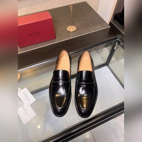 Элегантные мужские туфли Ferragamo. Эта модель туфель для мужчин