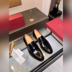 Элегантные мужские туфли Ferragamo. Эта модель туфель для мужчин 