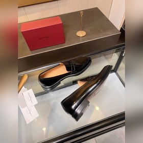 Элегантные мужские туфли Ferragamo. Эта модель туфель для мужчин 