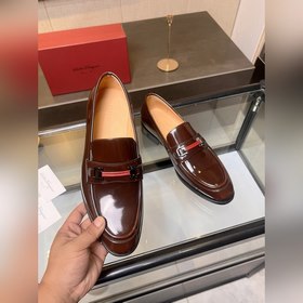 Элегантные мужские туфли Ferragamo. Эта модель туфель для мужчин 