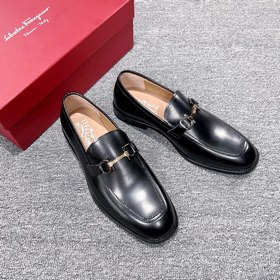 Элегантные мужские туфли Ferragamo. Эти туфли-лофекимеют изящную