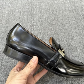 Мужские кожаные туфли FERRAGAMO! Мокасины с застежкой Gancini Эти