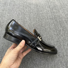 Мужские кожаные туфли FERRAGAMO! Мокасины с застежкой Gancini Эти