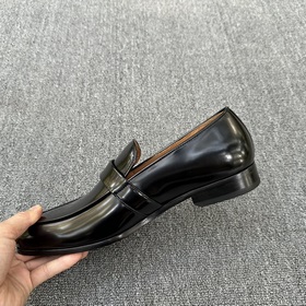 Мужские кожаные туфли FERRAGAMO! Мокасины с застежкой Gancini Эти