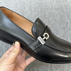 Мужские кожаные туфли FERRAGAMO! Мокасины с застежкой Gancini Эти