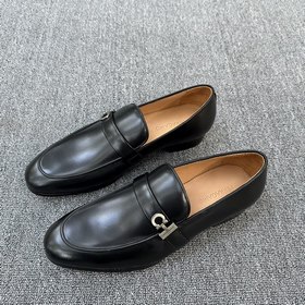 Мужские кожаные туфли FERRAGAMO! Мокасины с застежкой Gancini Эти