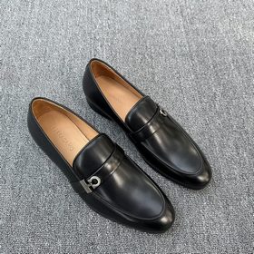 Мужские кожаные туфли FERRAGAMO! Мокасины с застежкой Gancini Эти