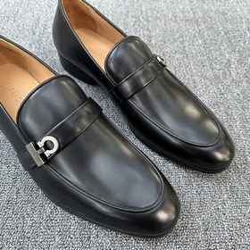 Мужские кожаные туфли FERRAGAMO! Мокасины с застежкой Gancini Эти