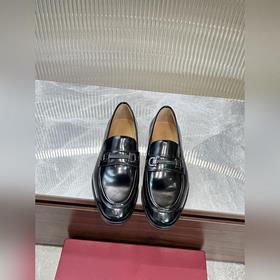 Элегантные мужские туфли Ferragamo. Эта модель туфель для мужчин