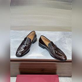 Элегантные мужские туфли Ferragamo. Эта модель туфель для мужчин