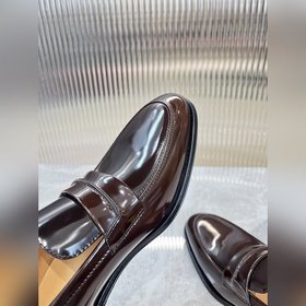 Элегантные мужские туфли Ferragamo. Эта модель туфель для мужчин 