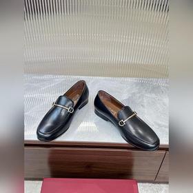 Элегантные мужские туфли Ferragamo. Эта модель туфель для мужчин 
