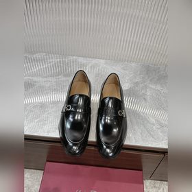 Ferragamo – популярные мужские туфли-лодочки! Тщательно отобранна
