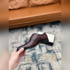 Gucci Размер： 38-45  Новинка от официального сайта Gucci. Мужск