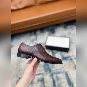 Gucci Размер： 38-45  Новинка от официального сайта Gucci. Мужск