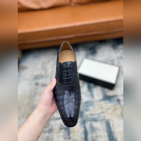 Gucci Размер： 38-45  Новинка от официального сайта Gucci. Мужск