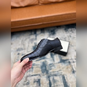 Gucci Размер： 38-45  Новинка от официального сайта Gucci. Мужск