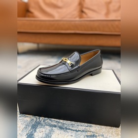 Gucci Размер： 38-45  Новинка на официальном сайте Gucci — мужск