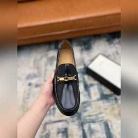 Gucci Размер： 38-45  Новинка на официальном сайте Gucci — мужск