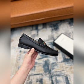 Gucci Размер： 38-45  Новинка на официальном сайте Gucci — мужск