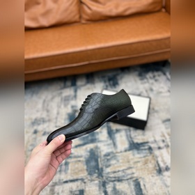 Gucci Размер： 38-45  Новинка от официального сайта Gucci. Мужск