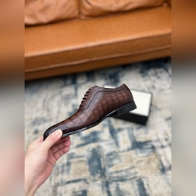 Gucci Размер： 38-45  Новинка от официального сайта Gucci. Мужск