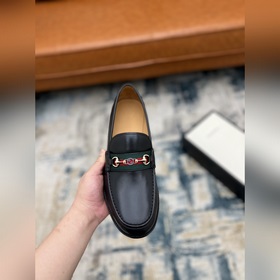 Gucci Размер： 38-45  Новинка на официальном сайте Gucci — мужск