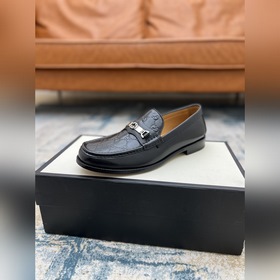 Gucci Размер： 38-45  Новинка на официальном сайте Gucci — мужск