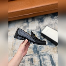 Gucci Размер： 38-45  Новинка на официальном сайте Gucci — мужск