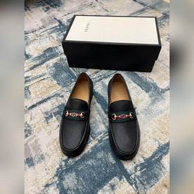 Gucci Размер： 38-45  Новинка на официальном сайте Gucci — мужск