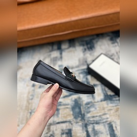 Gucci Размер： 38-45  Новинка на официальном сайте Gucci — мужск