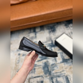 Gucci Размер： 38-45  Новинка на официальном сайте Gucci — мужск